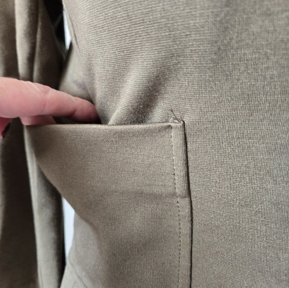 Cartonnier Olive Green Cropped Blazer With Bronze Buttons. Size Small - Picture 4 of 13